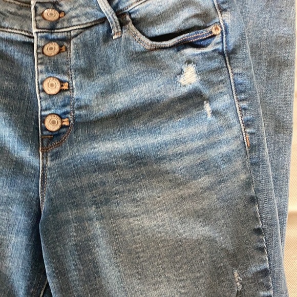 Old Navy Rockstar Super Skinny high rise button fly light wash distressed jeans - Picture 12 of 16